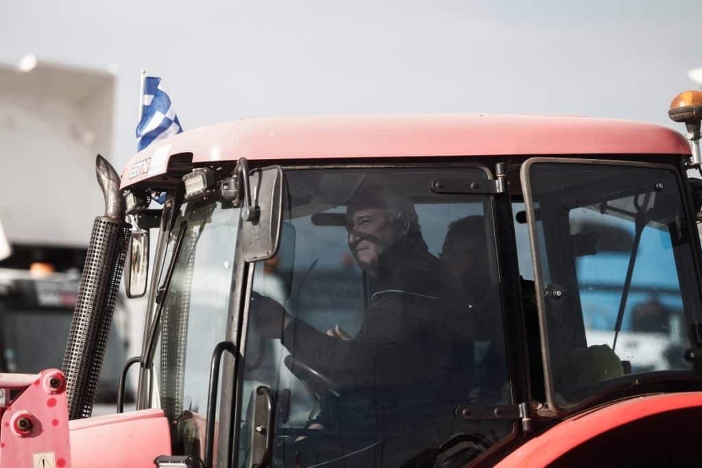 Αγρότες: «Τα τράκτερ θα μείνουν για ημέρες στο Σύνταγμα»
