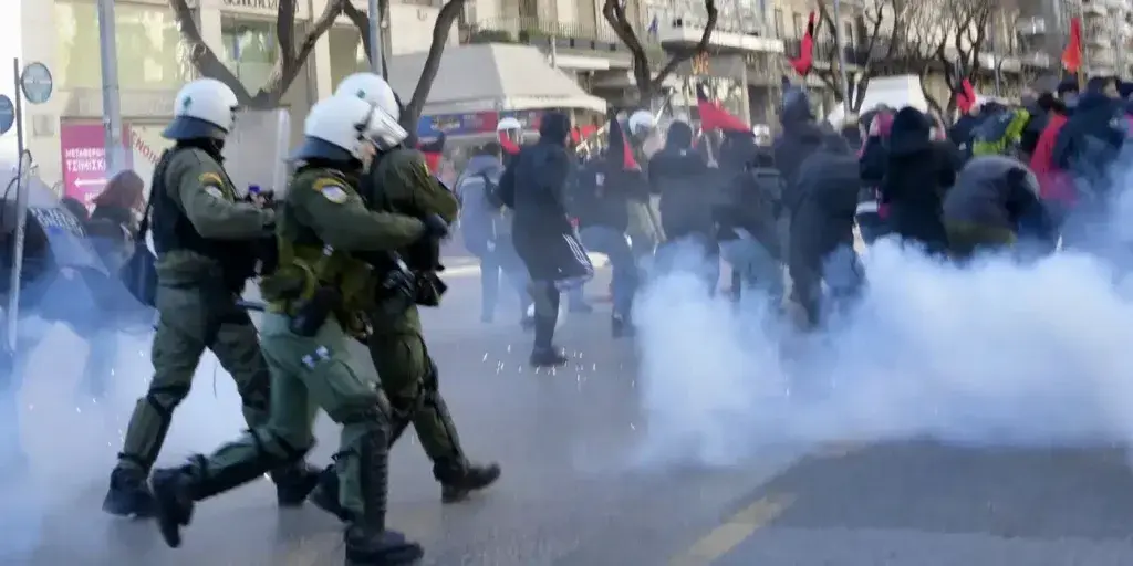 ΑΠΘ: Επεισόδια στη Θεσσαλονίκη μετά την πορεία των φοιτητών
