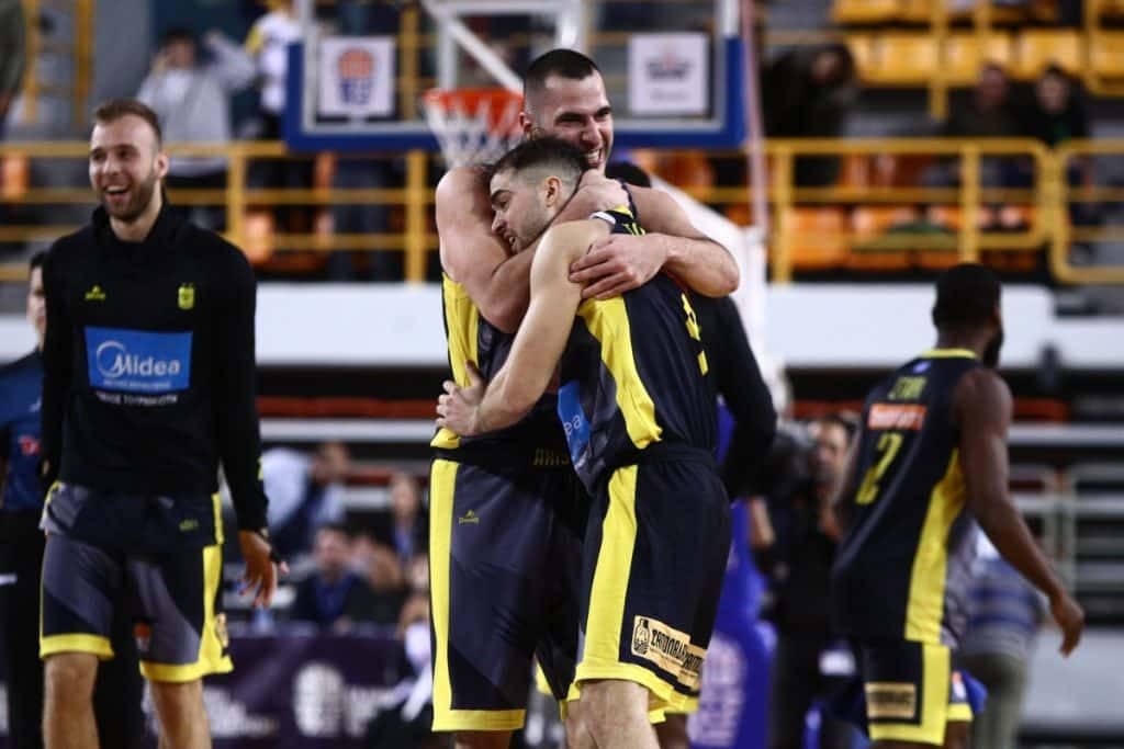 ΠΑΟΚ-Άρης 74-76: Αυτοκρατορική ανατροπή από τους κιτρινόμαυρους, πέρασαν στα ημιτελικά – Πέτα