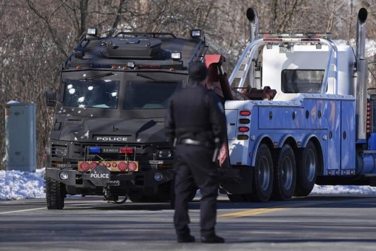 ΗΠΑ: Νεκροί δύο αστυνομικοί – Έλαβαν κλήση για ενδοοικογενειακή βία [Βίντεο]