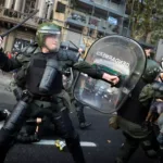 Χάος στο Μπουένος Άιρες – Σοβαρά επεισόδια για τις οικονομικές μεταρρυθμίσεις της κυβέρνησης Μιλέι