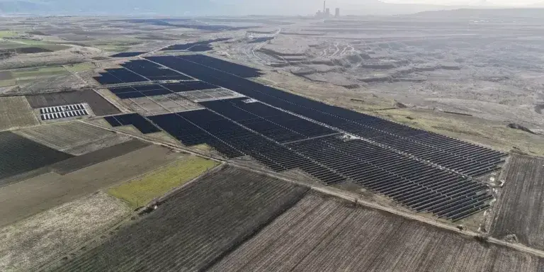 ΔΕΗ: Σε συνεργασία με την RWE η κατασκευή φωτοβολταϊκών έργων ισχύος 1GW στην Δυτική Μακεδονία