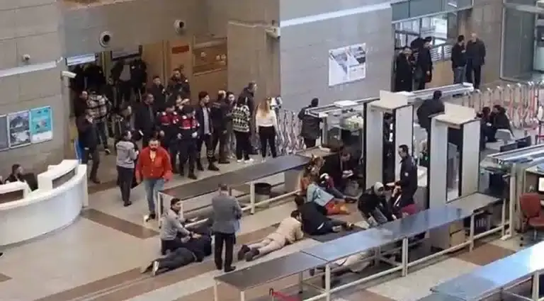 Ένοπλη επίθεση με δύο νεκρούς στο Δικαστικό Μέγαρο στην Κωνσταντινούπολη