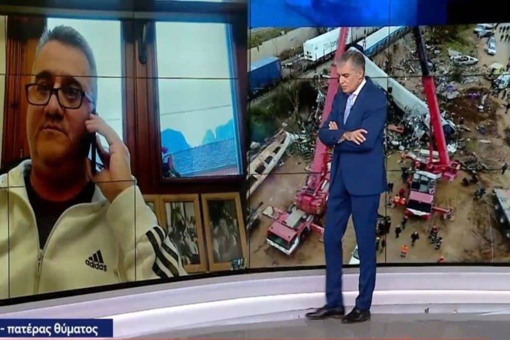 Τέμπη: Η στιγμή που ο Ευαγγελάτος βουρκώνει στον αέρα έχοντας απέναντί του τον πατέρα της Αναστασίας