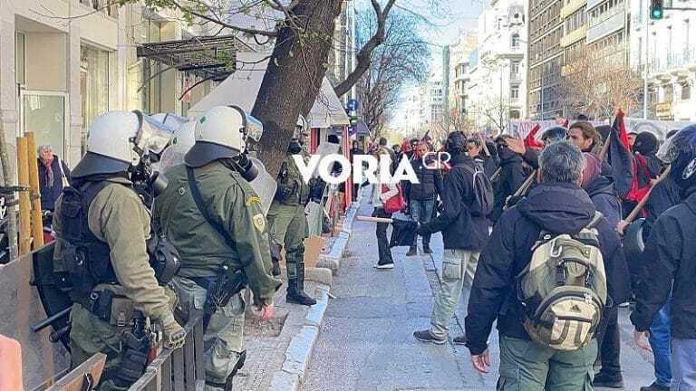 Θεσσαλονίκη: Επεισόδια και χημικά στην πορεία για τα μη κρατικά πανεπιστήμια [Βίντεο]