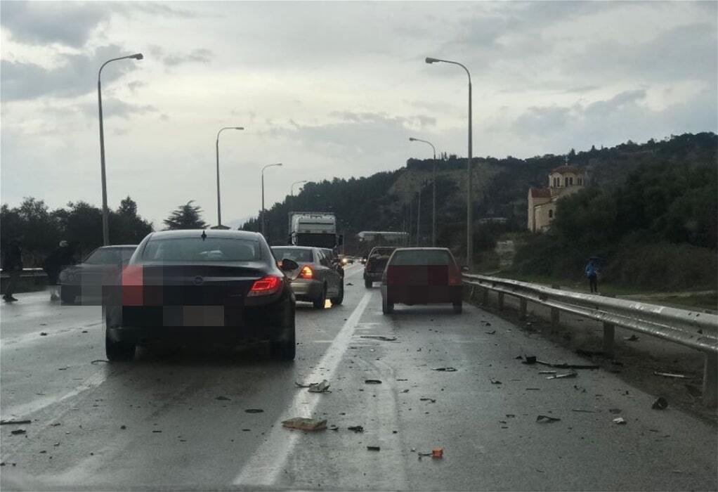 Θεσσαλονίκη: Κυκλοφοριακό κομφούζιο στην Περιφερειακή Οδό μετά από καραμπόλα 7 οχημάτων