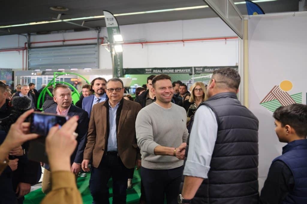 Κασσελάκης στους αγρότες: Ο Μητσοτάκης θέλει να αγοράσει λίγο χρόνο, όχι να λύσει τα προβλήματά τους