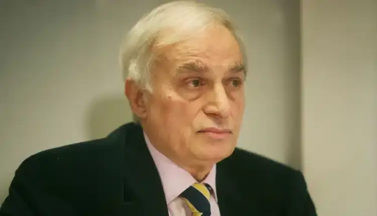 Μανώλης Μαυρομάτης