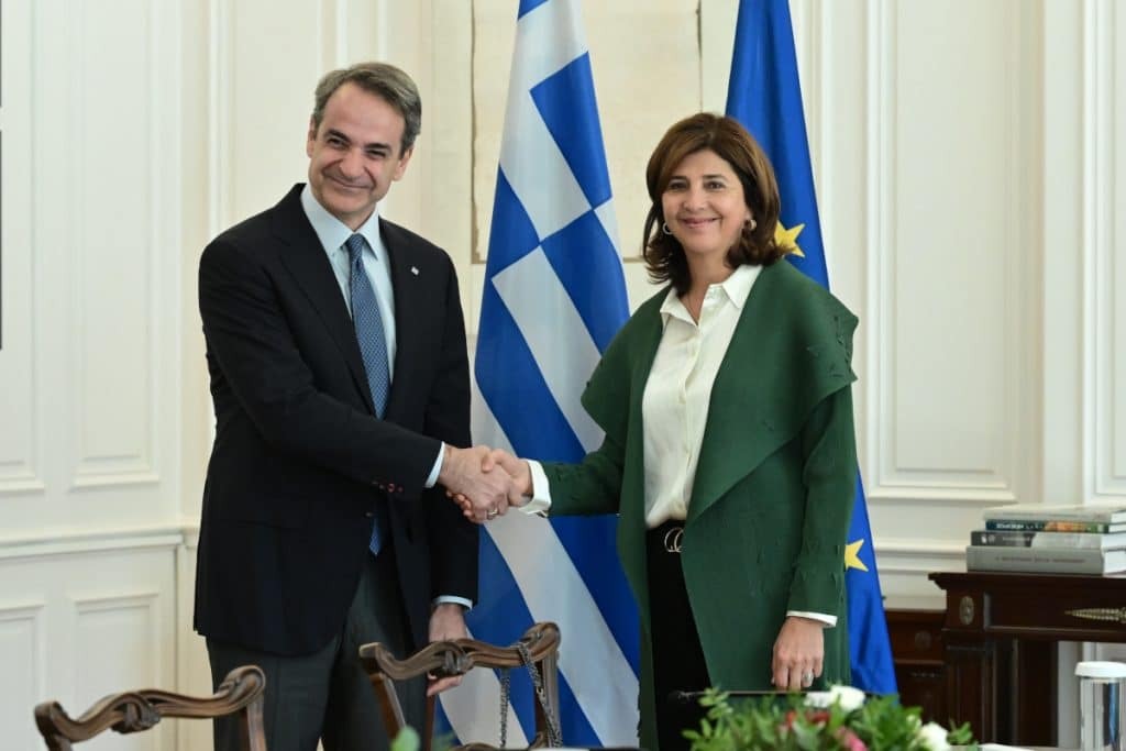 Συνάντηση Μητσοτάκη με την απεσταλμένη του ΓΓ του ΟΗΕ για το Κυπριακό
