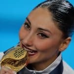 Ευαγγελία Πλατανιώτη: Η εντυπωσιακή χορογραφία της Ελληνίδας πρωταθλήτριας στη θάλασσα της Σαντορίνης