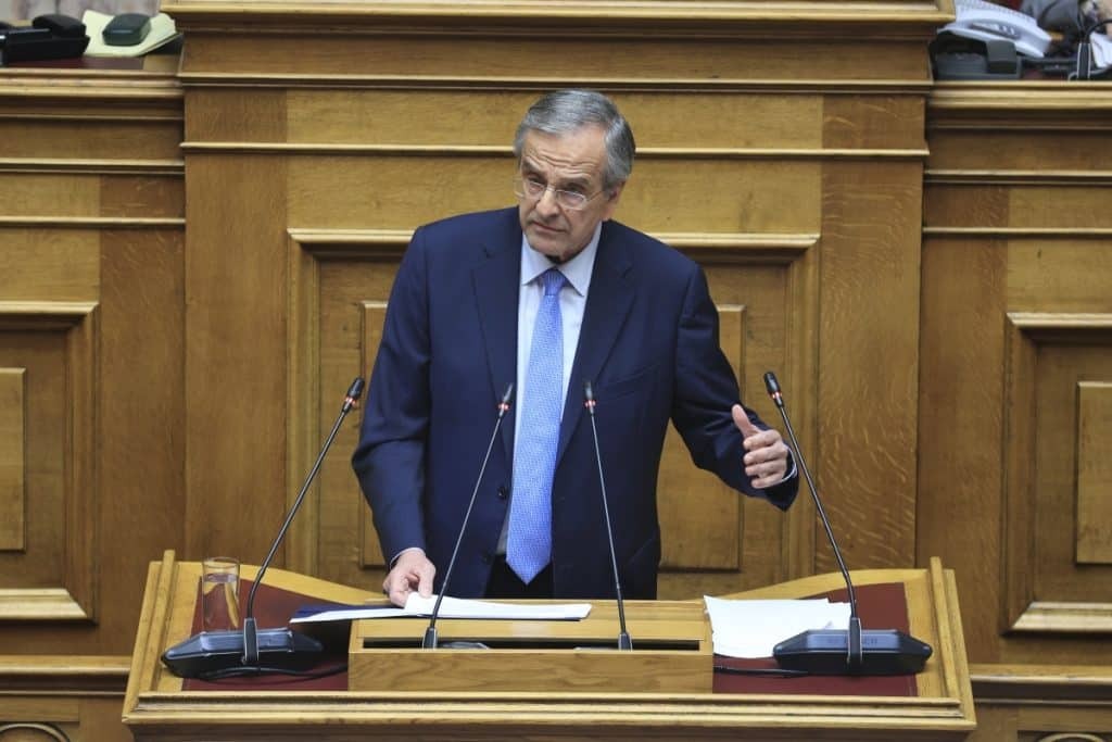 Βολές Σαμαρά για πολιτική κατρακύλα