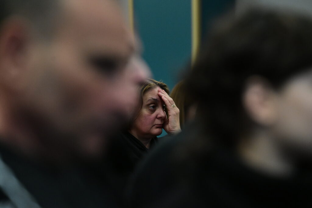 Τέμπη: Θέλουμε να μάθουμε τι ακριβώς συνέβη – Κραυγή αγωνίας από τους συγγενείς των θυμάτων
