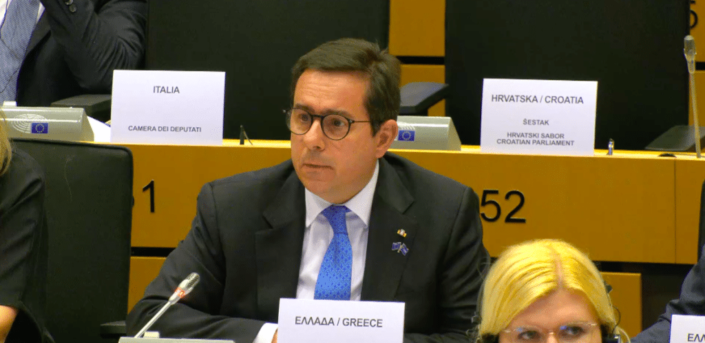 Μηταράκης στην ECON: Ό,τι δεν λειτουργεί στην ΕΕ, πρέπει να αλλάζει! Οι αγρότες στα χωράφια και όχι στους δρόμους λόγω ΚΑΠ