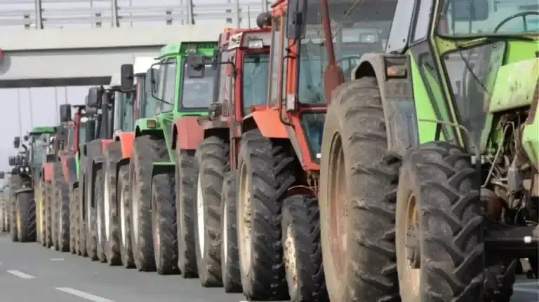 Κλιμάκωση και νέα μπλόκα προαναγγέλλουν οι αγρότες – Συνεχίζονται οι κινητοποιήσεις [Βίντεο]