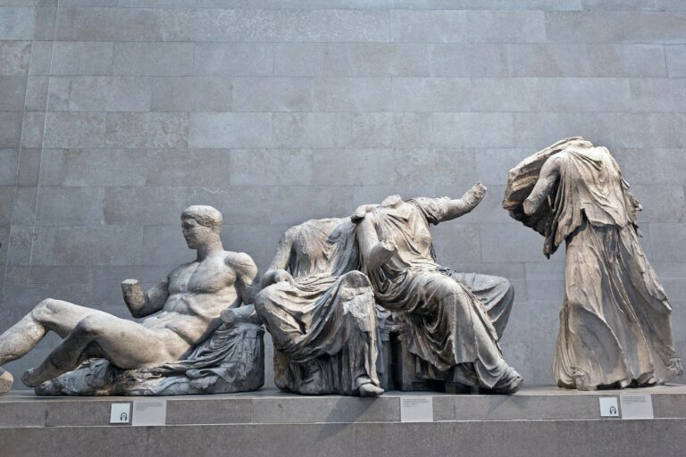 Δημοσίευμα – κόλαφος για «ετοιμόρροπη» οροφή και ανεπαρκή φύλαξη των θησαυρών στο Βρετανικό Μουσείο