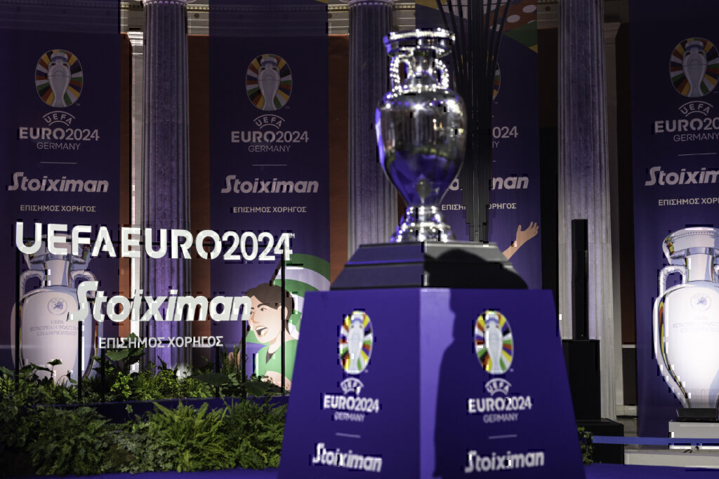 Δες τα Highlights από την επίσκεψη του τροπαίου του UEFA Euro 2024™ στο Ζάππειο (βίντεο)