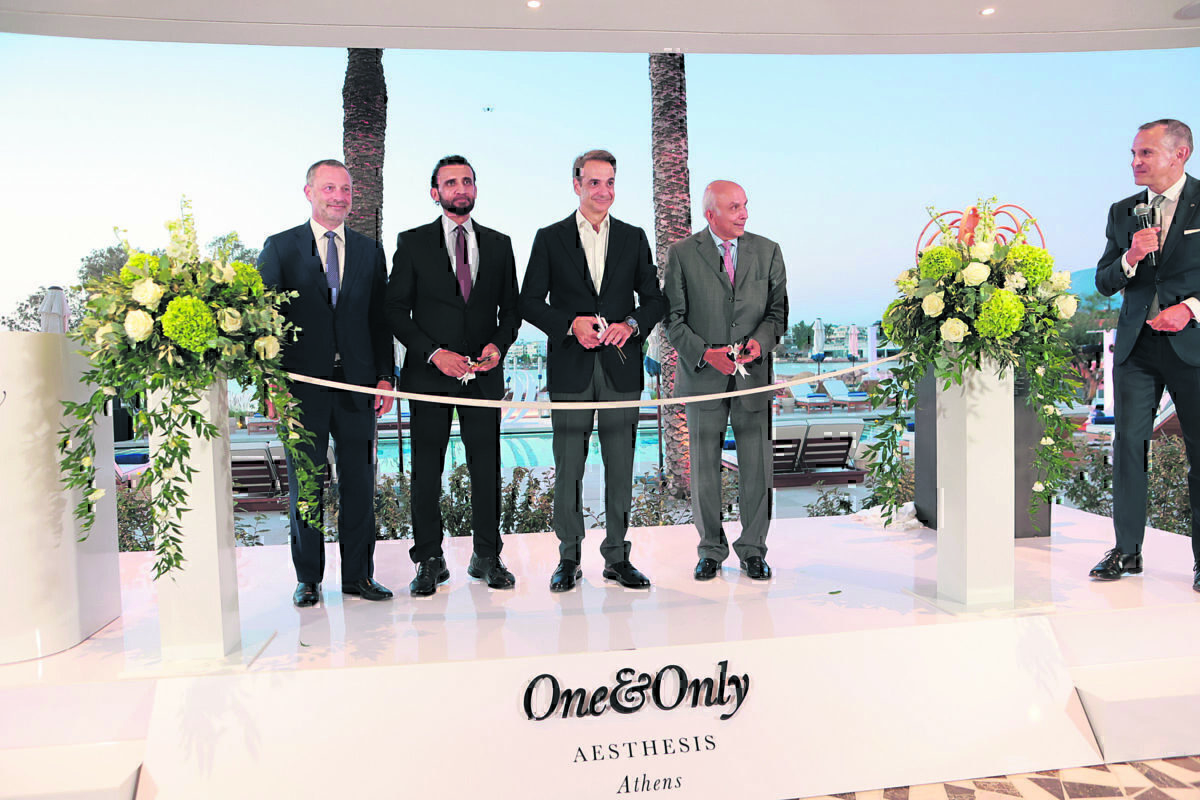 Από τα εγκαίνια του ξενοδοχειακού συγκροτήματος «One & Only Aesthesis», τον περασμένο Οκτώβριο, παρουσία του πρωθυπουργού Κυριάκου Μητσοτάκη.