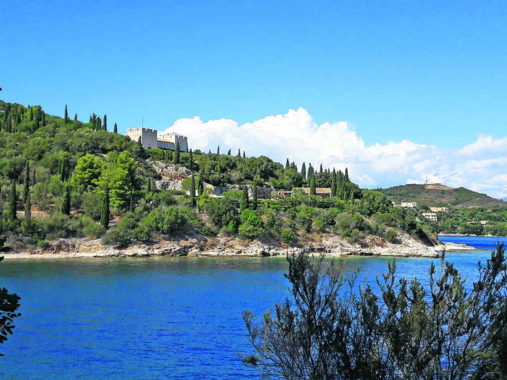 Κέρκυρα: Οι ιστορίες από την έπαυλη της οικογένειας Ρότσιλντ στις Σινιές