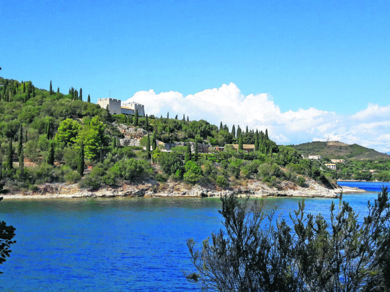 Κέρκυρα: Οι ιστορίες από την έπαυλη της οικογένειας Ρότσιλντ στις Σινιές