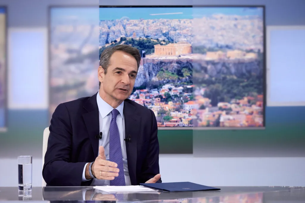 Το ινδουιστικό βραχιόλι που φοράει ο Μητσοτάκης – Ποιος του το έκανε δώρο