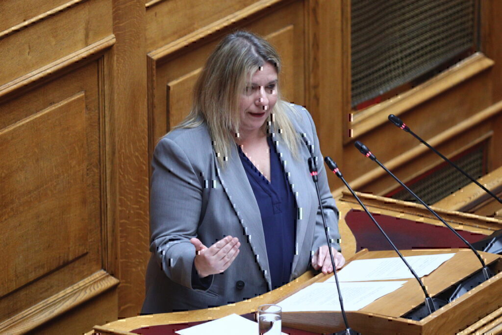 Πρόταση δυσπιστίας- Συρεγγέλα: «Εκμεταλλεύεστε μια εθνική τραγωδία εφαρμόζοντας πρακτικές που θα ζήλευε και ο ίδιος ο Μακιαβέλλι»