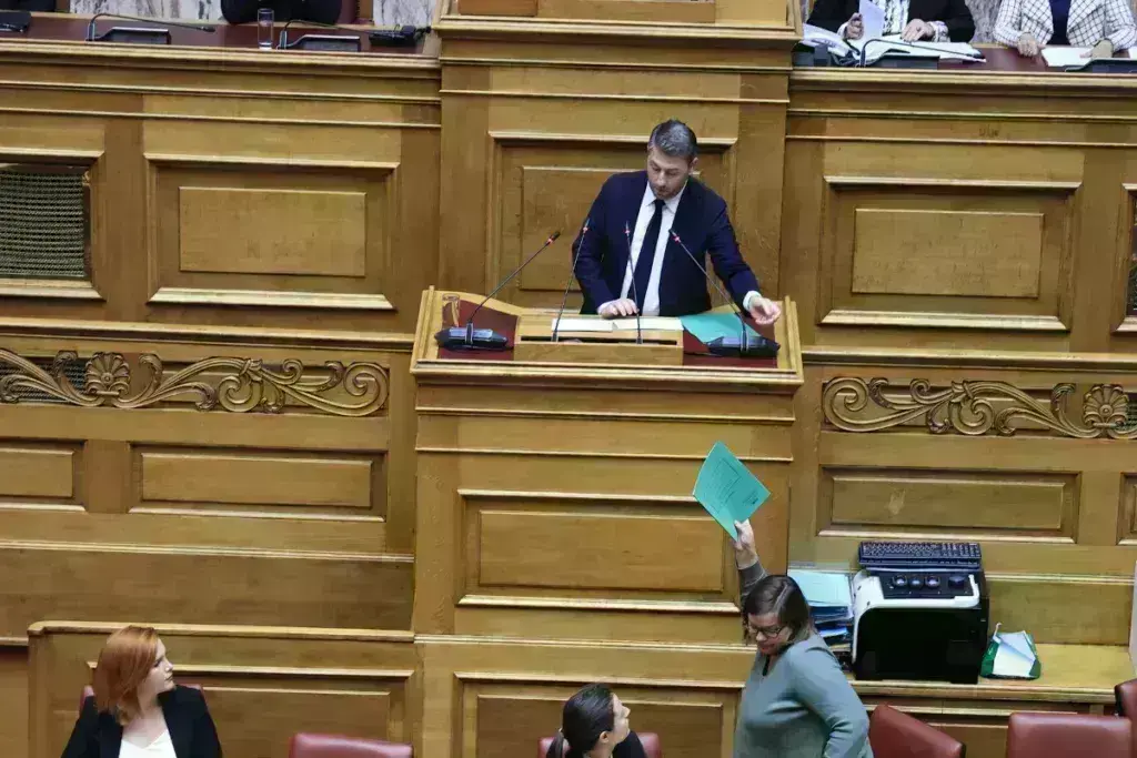 Πρόταση δυσπιστίας: Κατατέθηκε από τον Ανδρουλάκη – Τι λέει το κείμενο που έφτιαξαν ΣΥΡΙΖΑ και