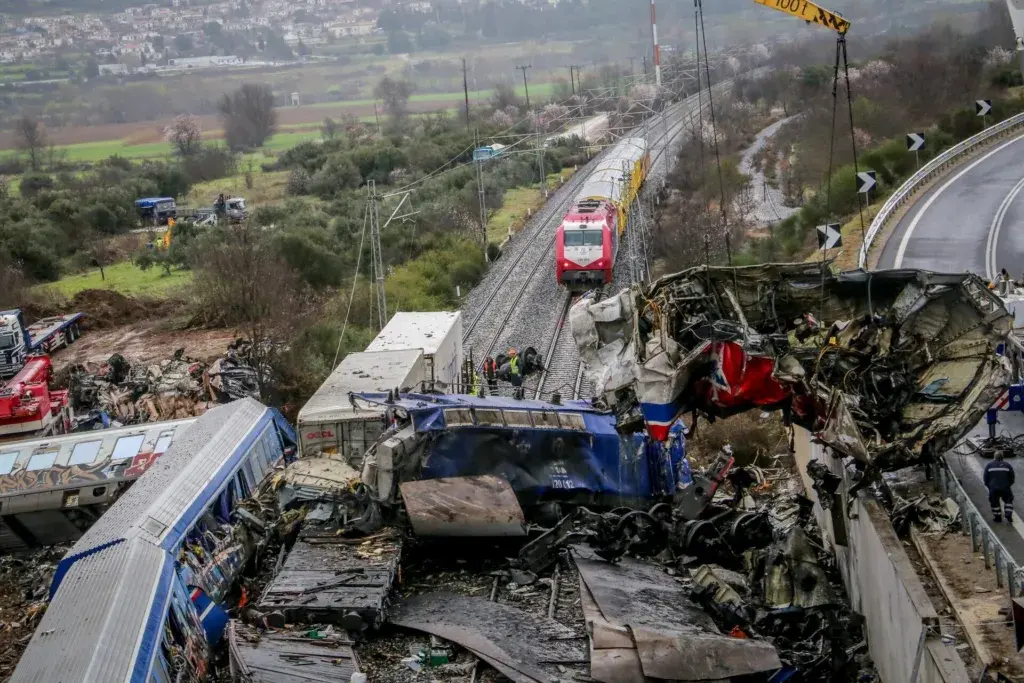 Πόρισμα ΝΔ για την τραγωδία στα Τέμπη: Εάν είχαν τηρηθεί οι κανόνες το δυστύχημα δεν θα είχε συμβεί – Καμία προσπάθεια συγκάλυψης