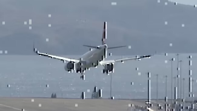 Θρίλερ για γερά νεύρα με Airbus στην Πορτογαλία: Οι δυνατοί άνεμοι έκαναν το αεροπλάνο να χοροπηδάει [Βίντεο]