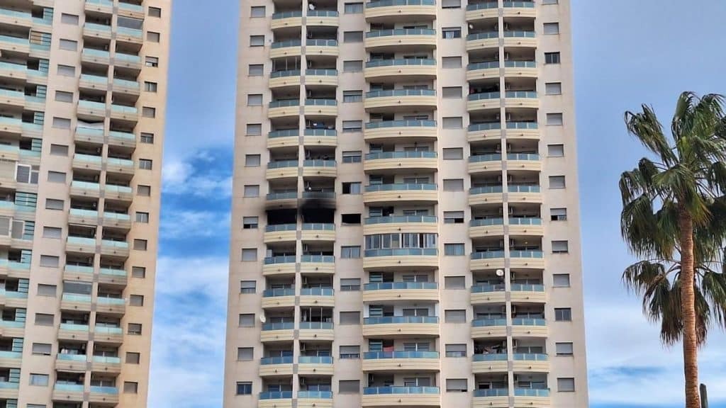 Τρεις νεκροί από πυρκαγιά σε πολυκατοικία στην Ισπανία [Βίντεο]