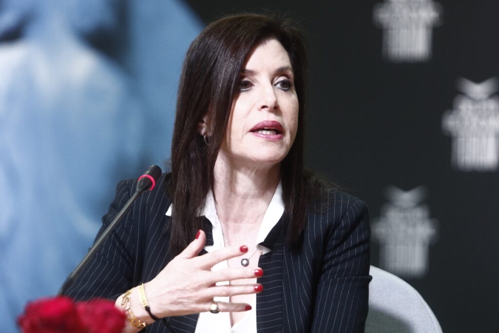 Μπαράζ παραιτήσεων για τη λίστα με τα e-mails Ασημακοπούλου σε απόδημους