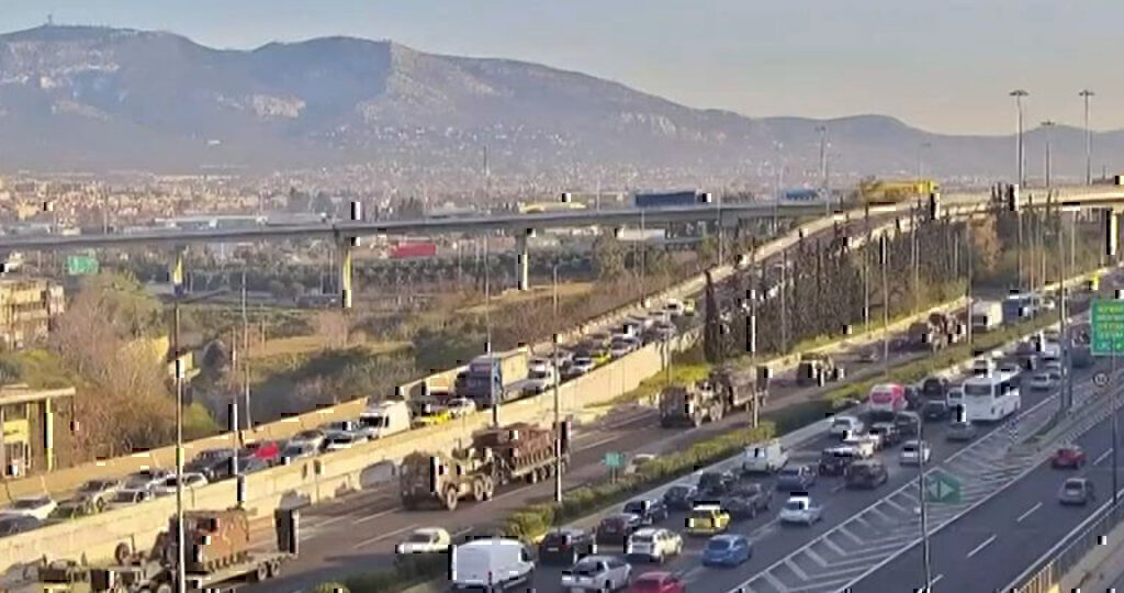 25η Μαρτίου: Τα άρματα για την παρέλαση κατέβηκαν τον Κηφισό – Δείτε το βίντεο