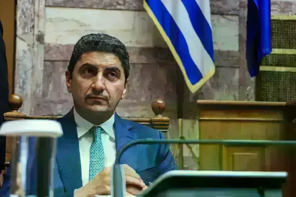 Πρόταση δυσπιστίας – Αυγενάκης: Η αντιπολίτευση εργαλειοποίησε τον πόνο των οικογενειών