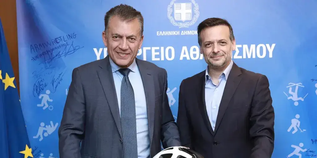 Βρούτσης και Δούκας επισφράγισαν συνεργασία για τον Ποδηλατικό Γύρο Ελλάδας, με ένα ποδήλατο και ένα