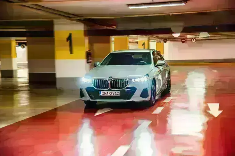 Δοκιμή BMW i5 eDrive 40: Τεχνολογική υπερπαραγωγή
