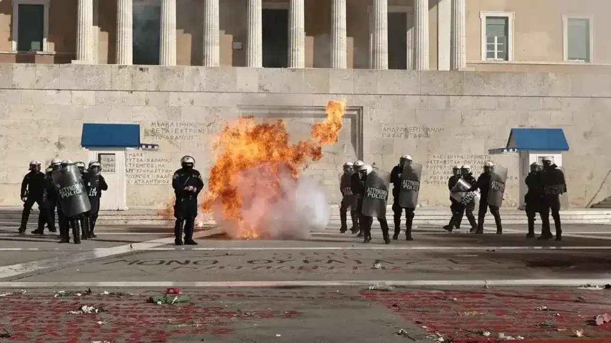 επεισόδια στη Βουλή