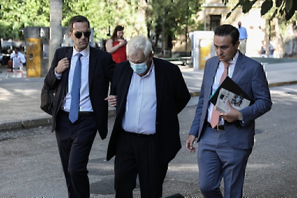 Δίκη Folli Follie: Αρνείται όλες τις κατηγορίες ο Δημήτρης Κουτσολιούτσος – «Κατέστρεψαν ένα διαμάντι σε ένα βράδυ, έψαξαν μόνο το όνομά μου»
