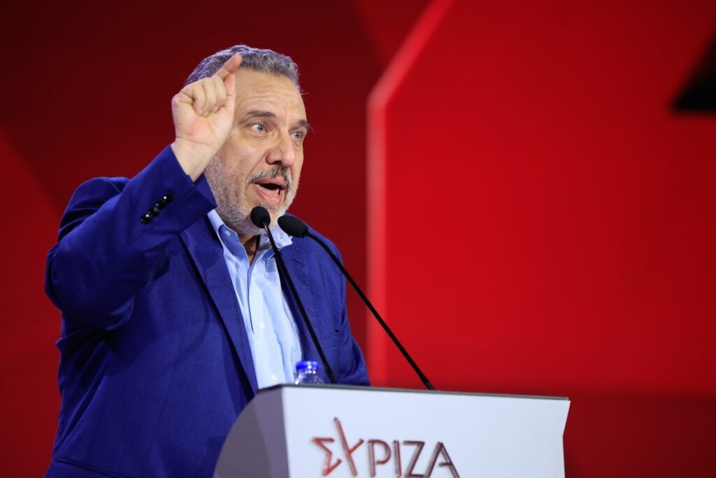 ΣΥΡΙΖΑ: Αλλο ένα μπάχαλο με τις έδρες – Γιατί ο Οθωνας Ηλιόπουλος τελικά δεν παραιτήθηκε