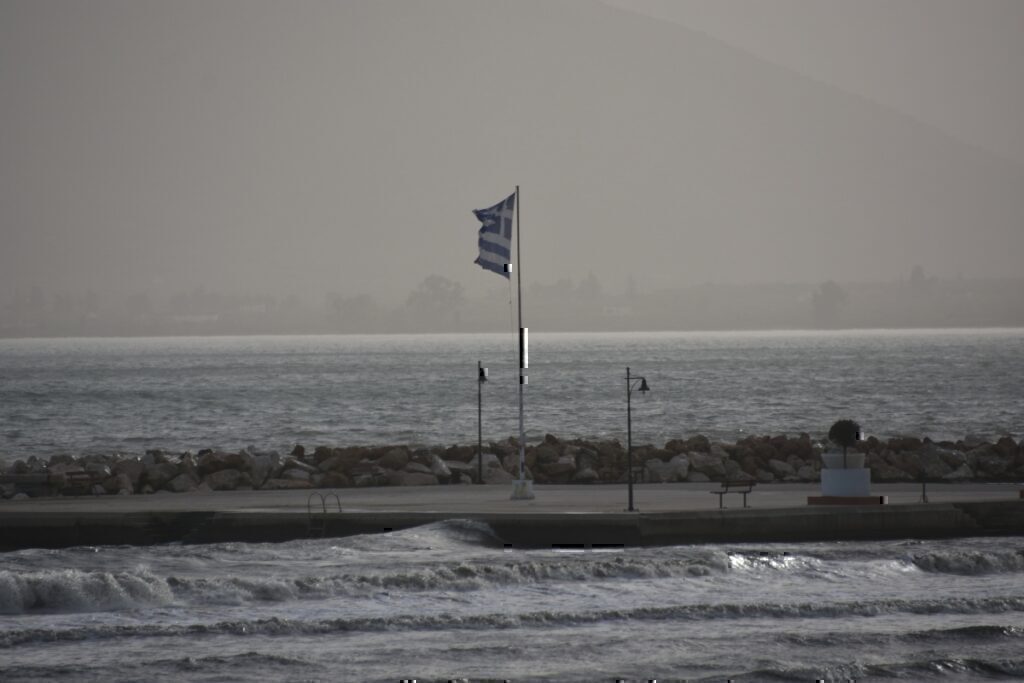 Καιρός: Η Ένωση Πνευμονολόγων Ελλάδας εκπέμπει SOS λόγω αφρικανικής σκόνης – Κίνδυνος για τοξικό μείγμα, τι να προσέξουμε