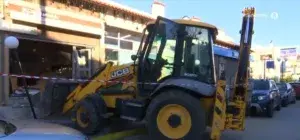 Καπανδρίτι: Εισέβαλλαν με μπουλντόζα σε κοσμηματοπωλείο