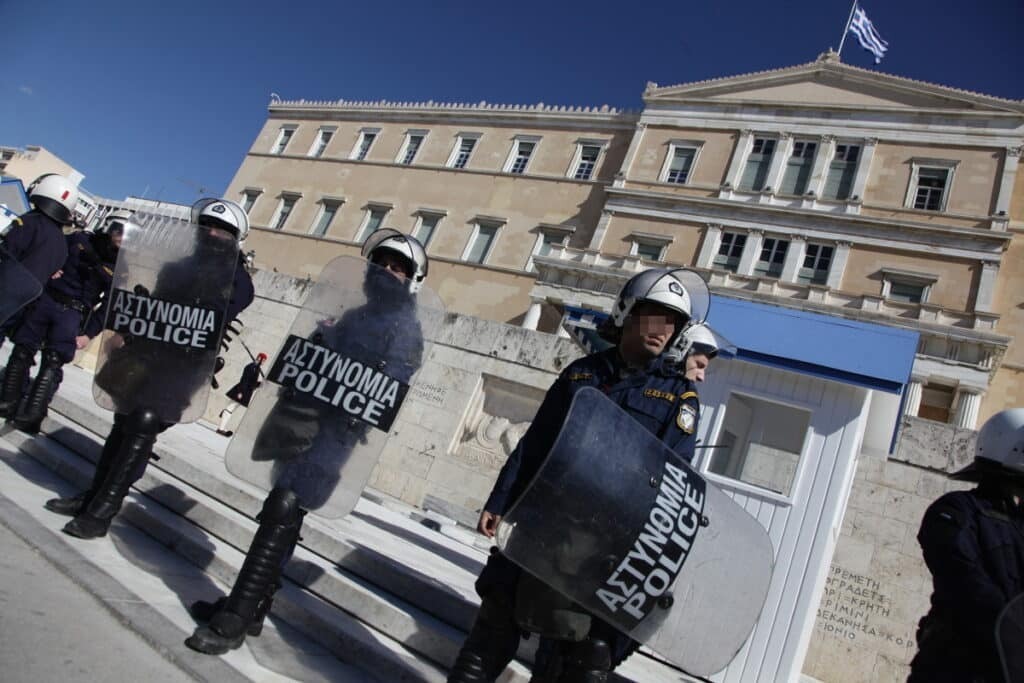 Επεισόδιο στο Σύνταγμα με οπαδούς της Μακάμπι – Ξυλοκόπησαν άνδρα με παλαιστινιακή σημαία