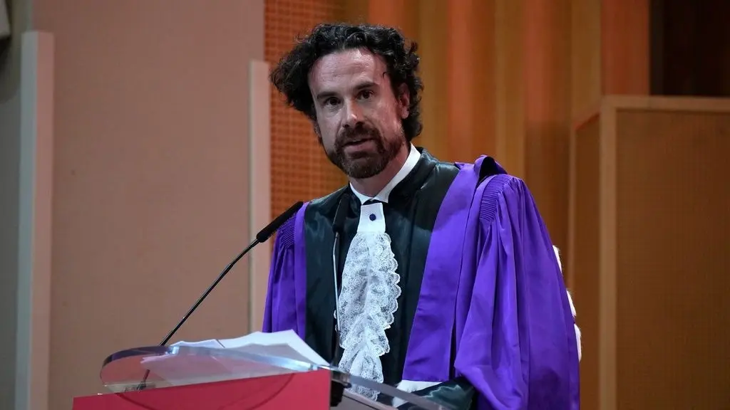 Παραιτήθηκε ο διευθυντής του πανεπιστημίου Sciences-Po – Κατηγορείται για ενδοικογενειακή βία [Βίντεο]