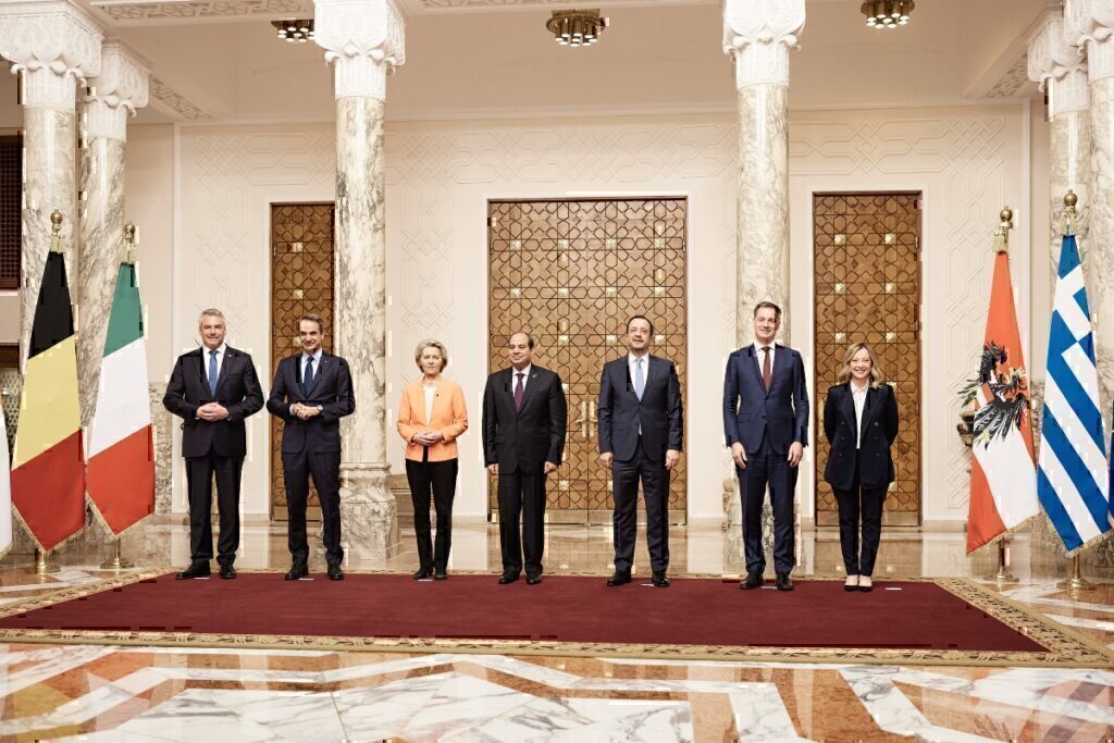 Έτσι κλείδωσε η συμφωνία ορόσημο Ευρώπης – Αιγύπτου – Το «πακέτο» των 7,4 δισ. ευρώ, η κοινή γραμμή στην ενέργεια και το μεταναστευτικό [βίντεο]