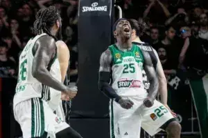 Βίρτους Μπολόνια-Παναθηναϊκός 79-81: Αγκαλιά με τη δεύτερη θέση οι Πράσινοι - Νίκη-θρίλερ στην Ιταλία με καλάθι του Ναν σε νεκρό χρόνο [βίντεο]