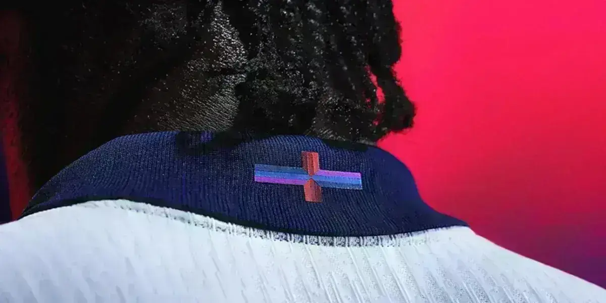 Η παραλλαγή του σταυρού του Αγίου Γεωργίου που προκάλεσε αντιδράσεις στην Αγγλία / Φωτογραφία: X