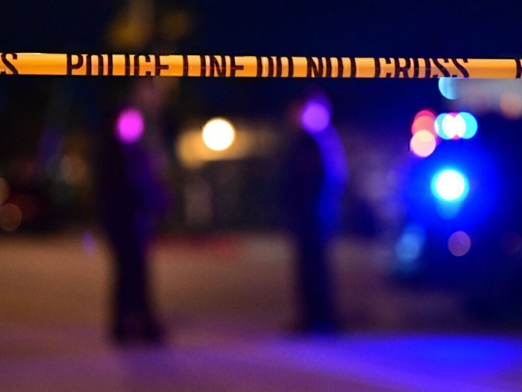 Σοκ: 14χρονη σκότωσε τη μητέρα της και πυροβόλησε τον πατριό της