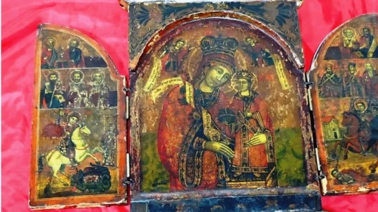Συνελήφθη αρχαιοκάπηλος στη Θεσσαλονίκη: Στο σπίτι του βρέθηκαν αγιογραφία, βυζαντινό δαχτυλίδι και νομίσματα