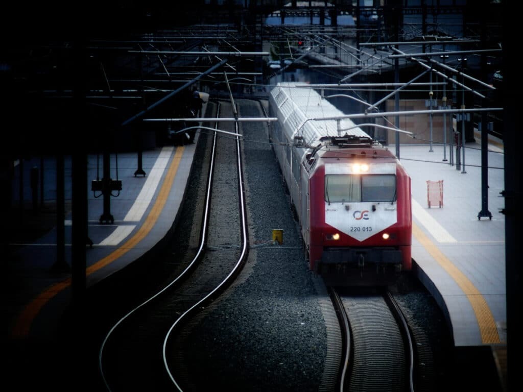 Θεσσαλονίκη: Σύλληψη 64χρονου που βιντεοσκοπούσε παράνομα μία 18χρονη στο τρένο