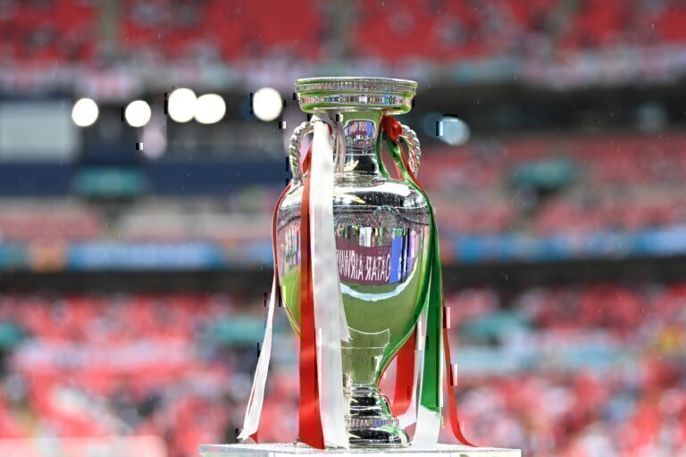Δες από κοντά το κύπελλο του UEFA EURO 2024