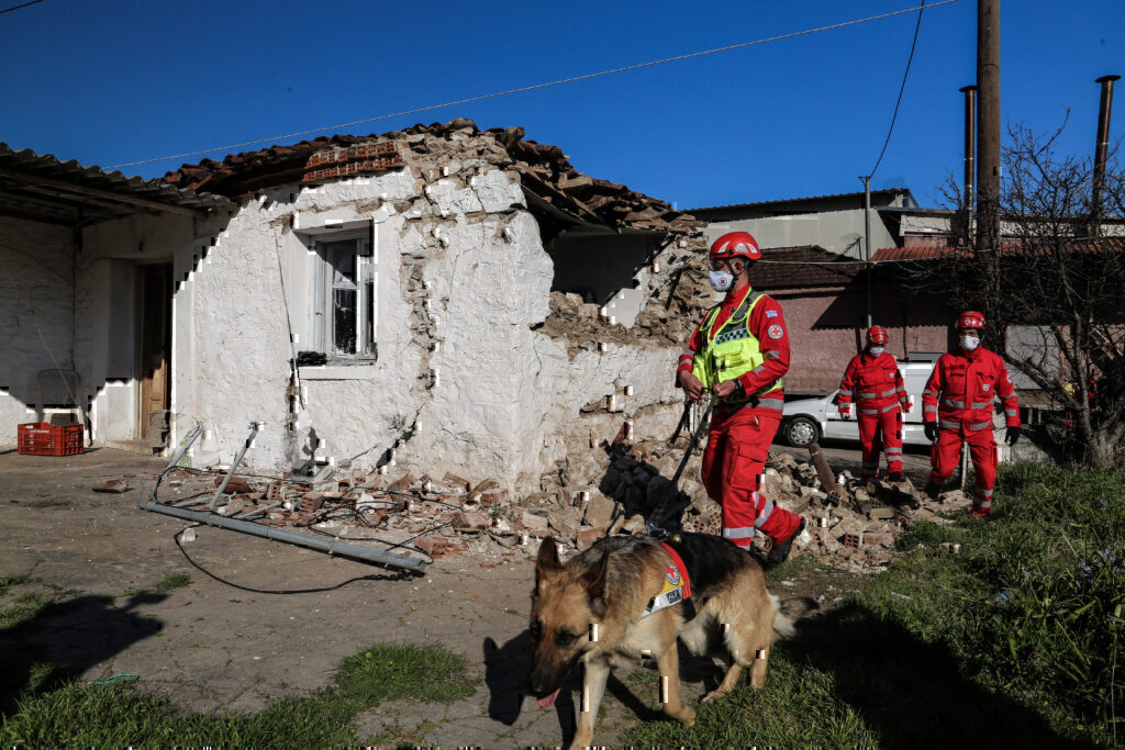 Σεισμός: Εκκενώνονται σχολικές μονάδες στην Ηλεία – Σε εξέλιξη έλεγχοι από κλιμάκια μηχανικών