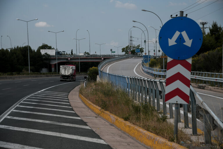 Ταχιάος για διόδια σε Βαρυμπόμπη-Άγιο Στέφανο: Δεν υπάρχει ειλημμένη απόφαση